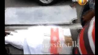 Body of deceased fell off from the hearse (Kandy) 22-08-2013