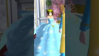 Rina pakai gaun Cinderella di Pesta Kostum baju baru sakura