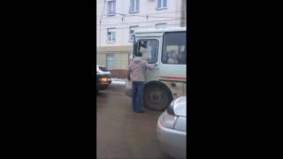 Автомобилист против маршрутки Липецк 7:40 утра