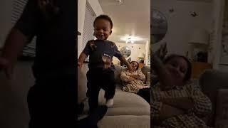 When he copies mum...#kidscopying #kidscopyingmoms #familydefense #pillowfight #bathtime