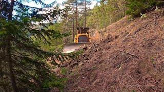 How a Caterpillar D7g Bulldozer Clears a Path in the Rainforest #caterpillar #bulldozer