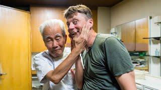  Traditional Japanese Wet Shave by Cool 79 Year Old Kyoto Barber | 下前理容室 Shimomae Barber Shop