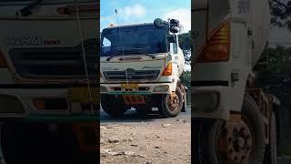 EPIC TRUK OLENG VS TRUK MOLEN MANUVER #shorts #viral #trendingshorts #youtubeshorts