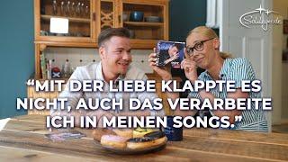 Hier verrät Schlager-Newcomer Eric Philippi, ob er eine Freundin hat... ​