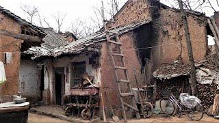 Strong mother works with villagers to build and renovate old house into luxury villa