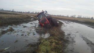 МТЗ 3522 стянуло в канаву. MTZ 3522 Belarus pulled together into a ditch.