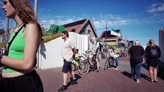 Vlieland wandeling Dorpsstraat vanaf Kerkplein, 2023