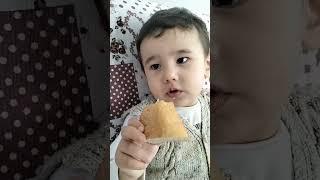 Ekmek yiyorum  #keşfet #bebek #tiktok #oyun #baby #egiticivideolar