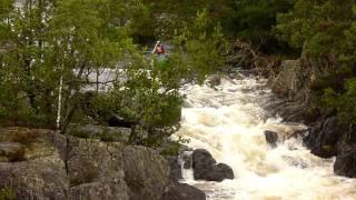 Øvre Kilandsfallene (Nidelva) i 15" Ally-kano, velt (OC1 canoe river whitewater)