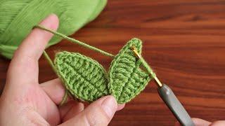 Wow!.  Crocheted leaves lined up in rows turned out great / look what I made from knitted leaves ?