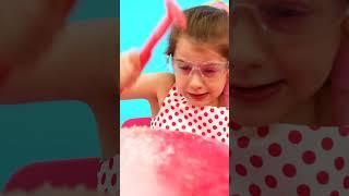 Eva and Pink vs Blue Challenge #shorts #evabravoplay#eva