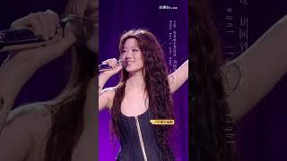#单依纯 歌手舞台直拍《一个人跳舞》以细腻空灵的转音将记忆拉回从前 轻松的节奏打造欢乐氛围 #歌手2025 #singer2025 #mangotv #shorts