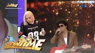 Bruno Mars Kalokalike, ipinamalas ang galing sa pagkanta ng 'Die With a Smile' | It's Showtime