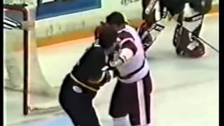 Hockeyfighters.cz  Alexander Yudin vs Ken Tasker.wmv