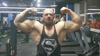 Belarusian huge bodybuilder Alexander Besedin