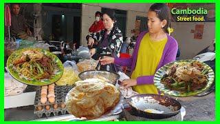 Cambodia street food - Khmer Kampuchea Krom fried noodle - Omelette egg and Pate.