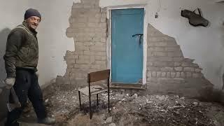 Скандал с соседями, такого мы не ожидали. Продолжаем ремонт летней кухни. Сделали геодезию.