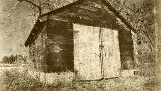 Adobe Photoshop Tutorial: How to create an old photo effect