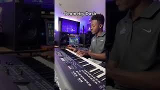 Playing Geometry Dash but on Piano