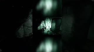 Outlast - being chased by 3 guys in the laboratory