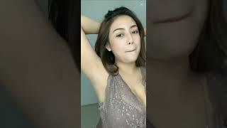 LIVE HOT, Tante Pamer Ketiak Mulus