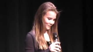 Liv Nelson Sings at Christmas show (ten years of age)