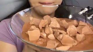 ASMR Red clay in Red PasteEarthy+ Smoky tasteclay eating ASMR#asmr #clay 