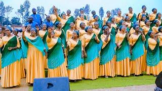 SILOAM CHOIR KUMUKEMKE na Ev. Joselyne.Ibyo bakoze muri Stade ya Rusizi// hakijijwe amajana menshi.