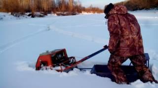 Мини буксировщик с двумя скоростями.