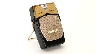 Global transistor radio rare variant with nameplate at collectornet.net
