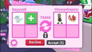 TRADING THE NEW WINGED HORSE IN ADOPT ME! Seeing what people offer for winged horse (Roblox)