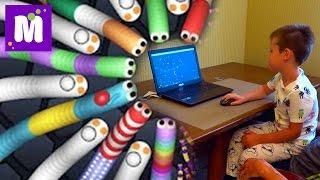 Первый let's play Макса в Slither.io Играем в Червяков Летсплей Макс и Катя и папа зависли