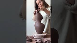 Hand-building a Pot using the Coiling Method #pottery #coiling #ceramic