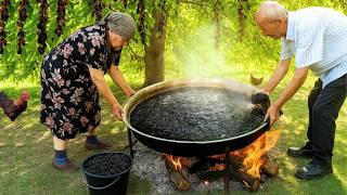 Azerbaijan Rural Life: Black Mulberry Molasses – A Natural Liver Detox Secret