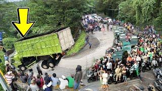 MIRIS !!! Kabar Terkini Dari Sitinjau Lauik, Ribuan Masa Terjebak Truk Batubara Hancur Masuk Jurang