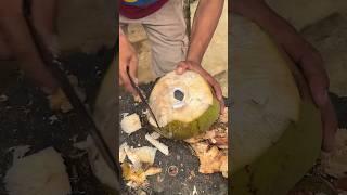 MINUM ES KELAPA MUDA TEMAN NYA BUKA PUASA #eskelapa