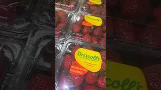 Strawberries at Safeway in California  Digital Coupon Food Shopping #shorts #safeway