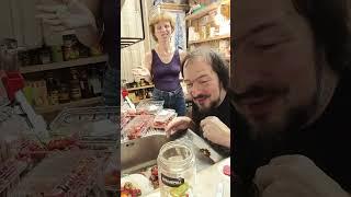 Клубника с помойки, гнилая. Распаковка.