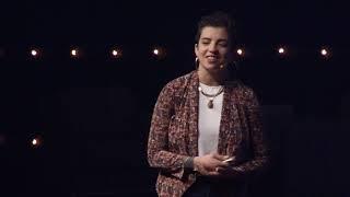 The secret to excellent service | Jacyara de Oliveira | TEDxNaperville