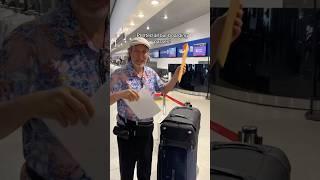 My dad is the ultimate airport dad!!
