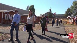 Oregon city officials visit Bend projects to address homelessness