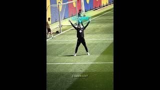 When Szczesny becomes a striker  #szczesny #barcelona #lewandowski #trending