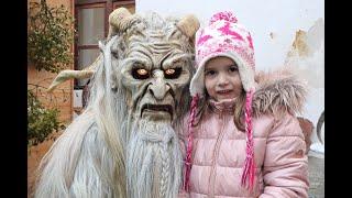 Krampus | Mehr Krampus nach den Lamas | Lucy und Ellie treffen Krampus Adventmarkt Schloss Krumbach