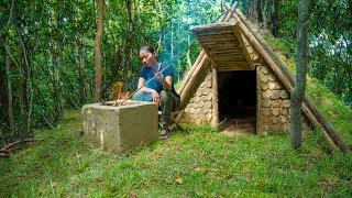 Single Girl Builds The Most Beautiful Underground House to Live in the Jungle