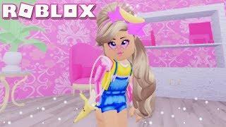 Jenni Simmer Banana Accessories!! Roblox: [YOUTUBER] ⭐STAR SORORITY