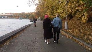 walking on the street in Moscow: Autumn beside the Moscow river