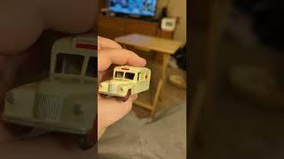 DINKY TOYS GB. DAIMLER ambulance. REF: 253. + Boite (crème)Diecast Car Review Episode 746