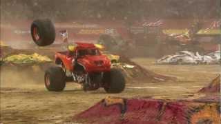 Monster Jam - El Toro Loco Monster Truck Full Freestyle from Arlington, Texas - 2012