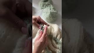 Invisible Color Change in Striped Knitting  #knitting #crochet #colorchange #lifehack