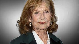 À 71 Ans, Isabelle Huppert Brise Son Silence, Laissant Le Monde SOUS LE CHOC